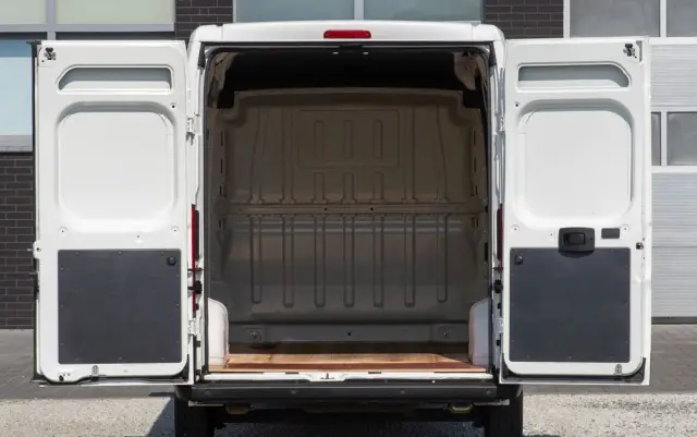 PEUGEOT Boxer L2H2 ŚREDNI 2.2 BlueHDI *PREMIUM* 