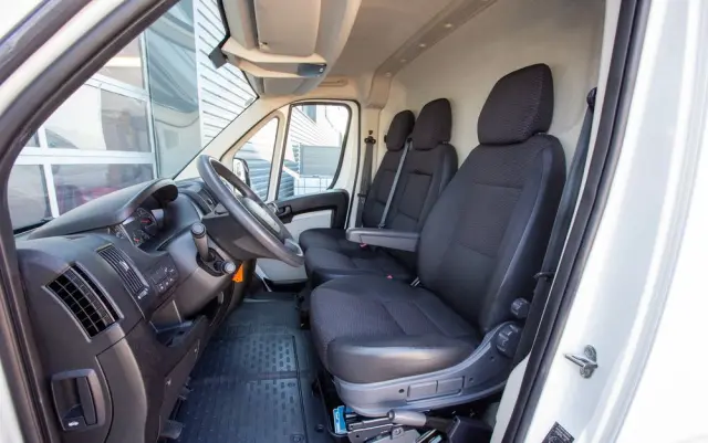 PEUGEOT Boxer L2H2 ŚREDNI 2.2 BlueHDI *PREMIUM* 