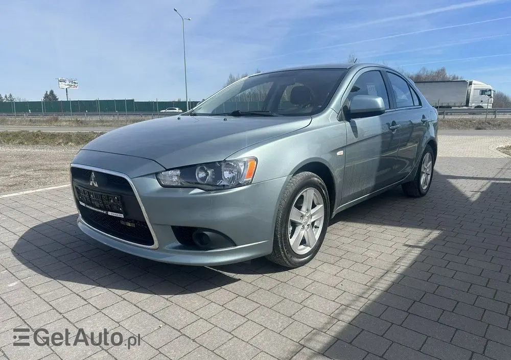 MITSUBISHI Lancer 