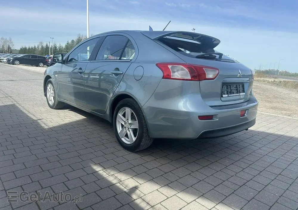 MITSUBISHI Lancer 