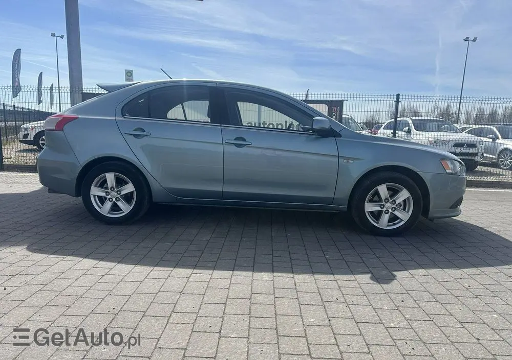MITSUBISHI Lancer 
