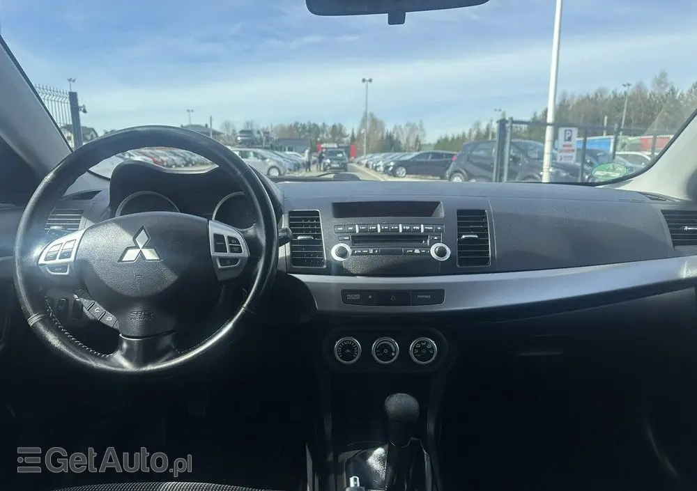 MITSUBISHI Lancer 