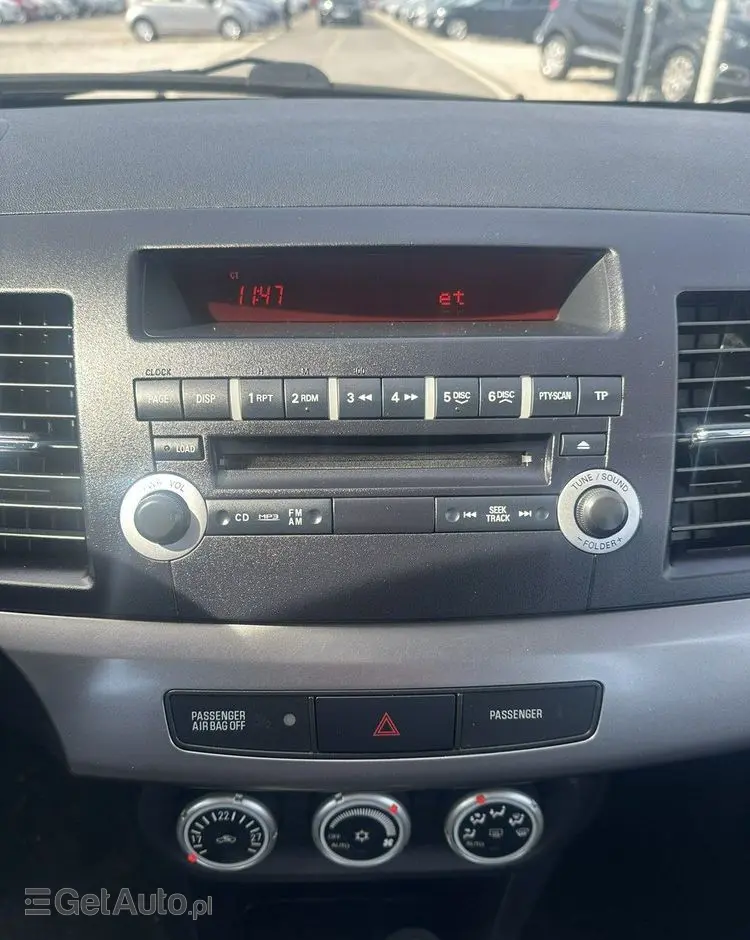 MITSUBISHI Lancer 