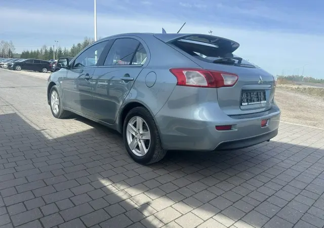 MITSUBISHI Lancer 