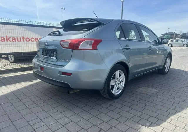 MITSUBISHI Lancer 