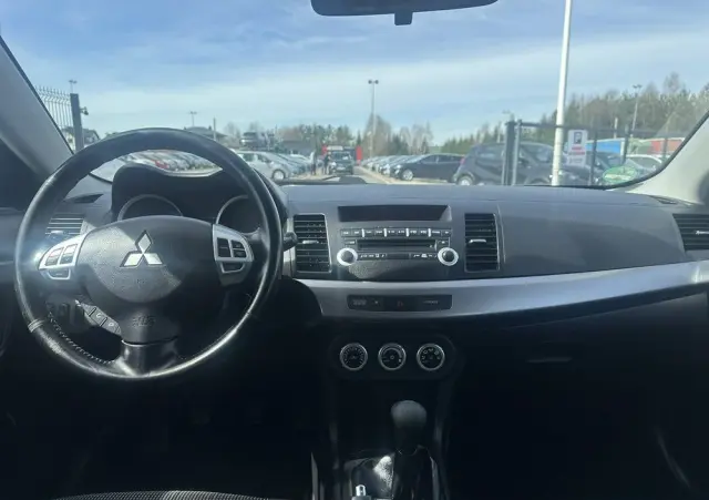 MITSUBISHI Lancer 
