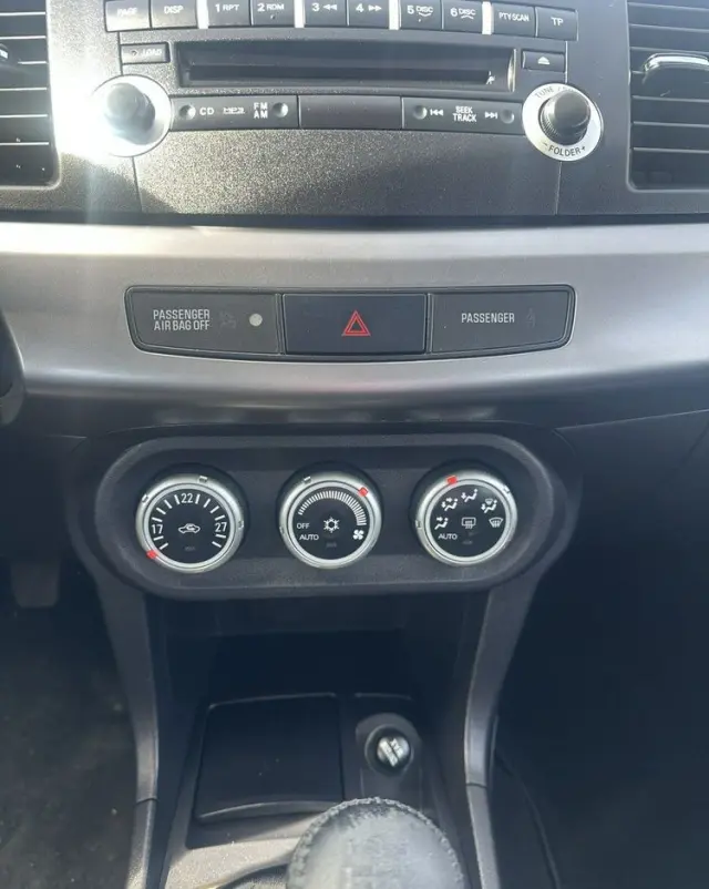 MITSUBISHI Lancer 