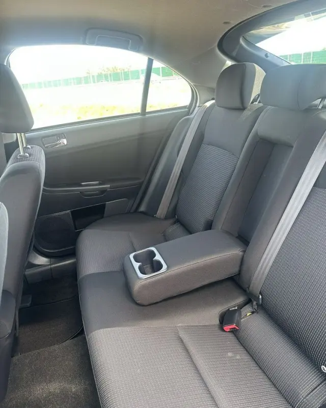 MITSUBISHI Lancer 