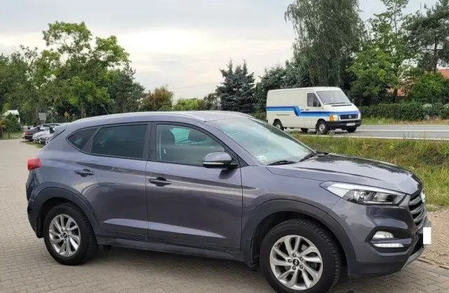 HYUNDAI Tucson 
