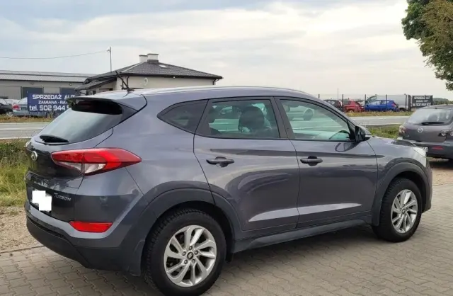 HYUNDAI Tucson 
