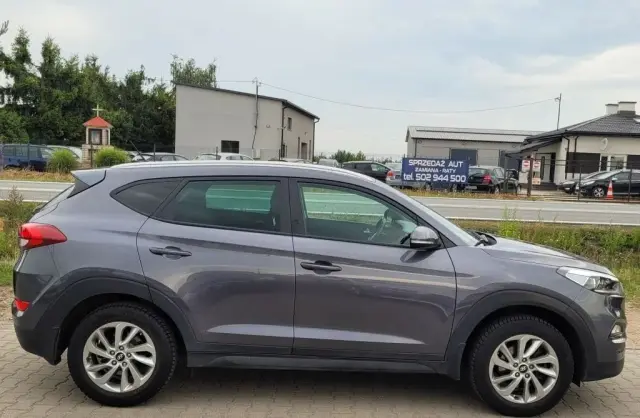HYUNDAI Tucson 
