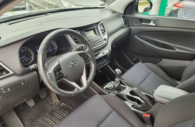 HYUNDAI Tucson 