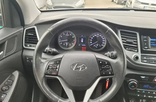 HYUNDAI Tucson 