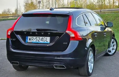 VOLVO V60 
