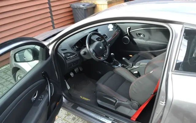 RENAULT Megane 2.0 16V R.S