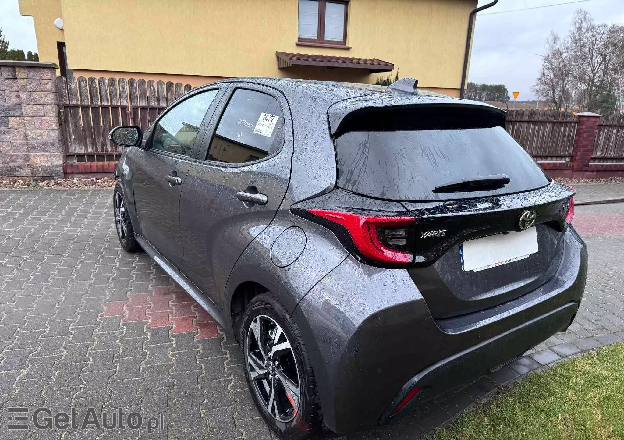 TOYOTA Yaris Hybrid 1.5 Comfort