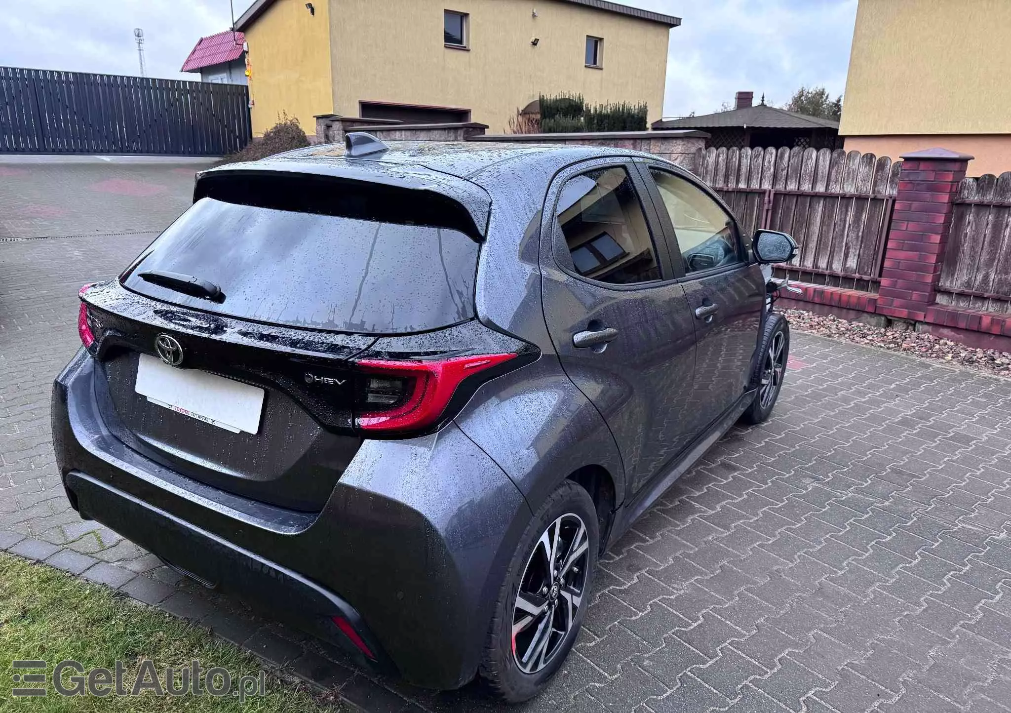 TOYOTA Yaris Hybrid 1.5 Comfort