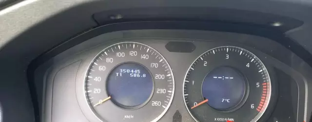 VOLVO V70 2.4 D (163 KM)