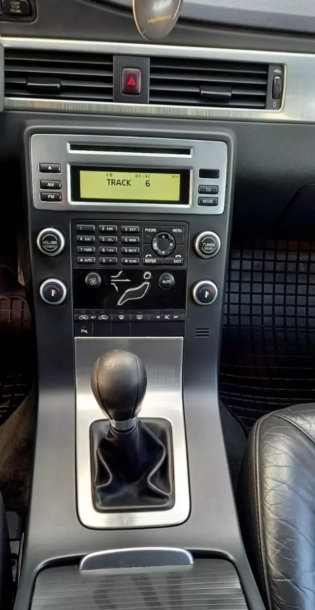 VOLVO V70 2.4 D (163 KM)