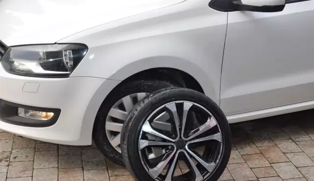 VOLKSWAGEN Polo 1.4 (85 KM) 5-dr