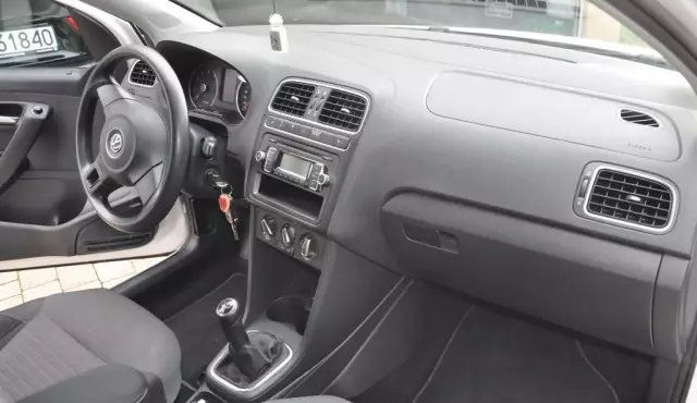 VOLKSWAGEN Polo 1.4 (85 KM) 5-dr