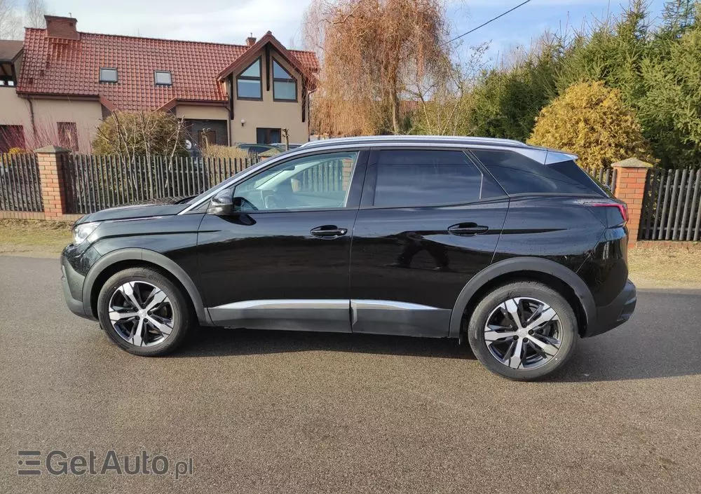 PEUGEOT 3008 1.2 PureTech Allure