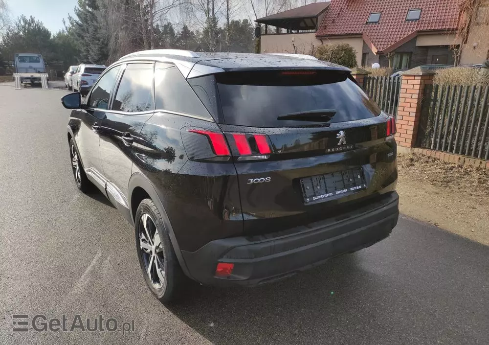 PEUGEOT 3008 1.2 PureTech Allure