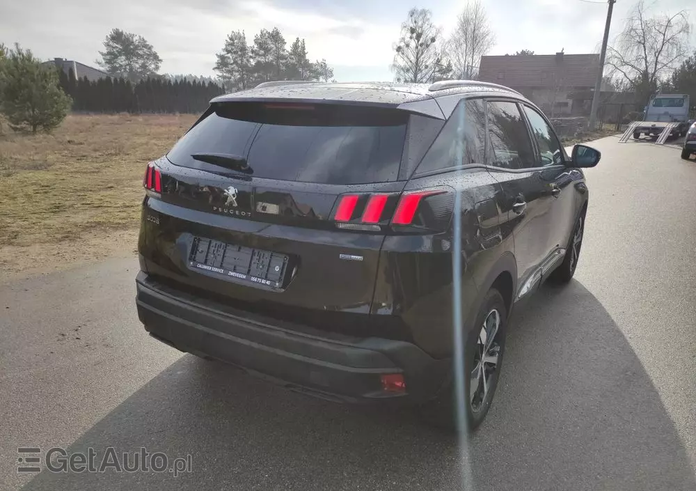 PEUGEOT 3008 1.2 PureTech Allure