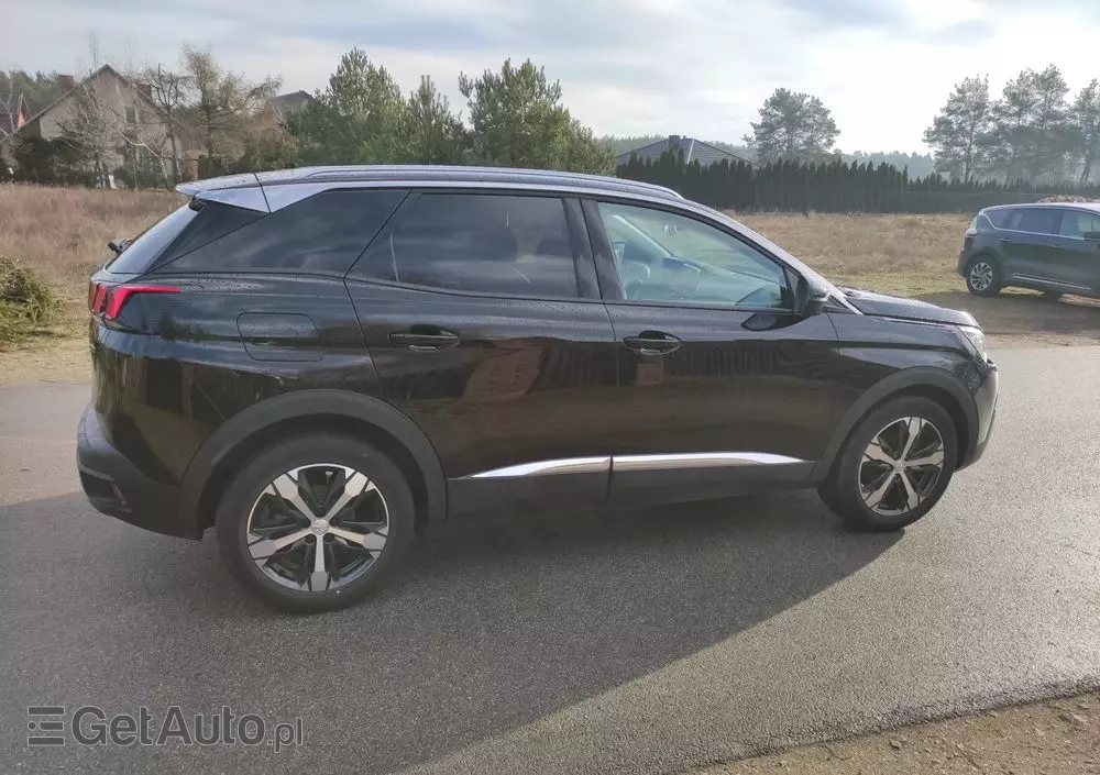 PEUGEOT 3008 1.2 PureTech Allure