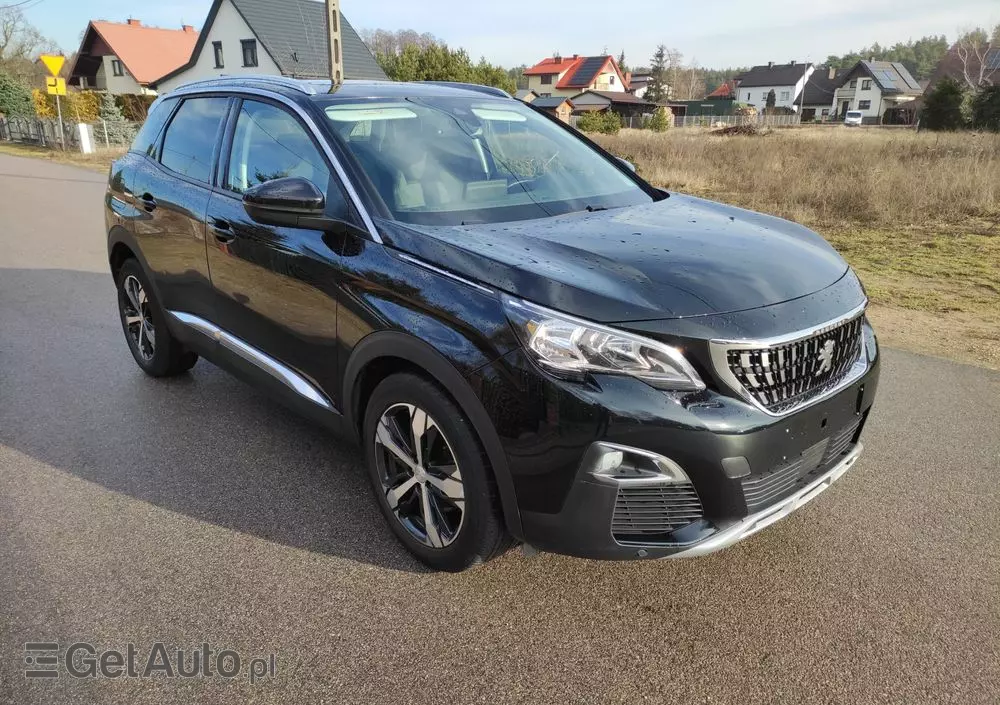 PEUGEOT 3008 1.2 PureTech Allure