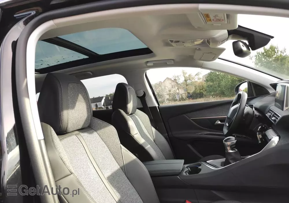 PEUGEOT 3008 1.2 PureTech Allure