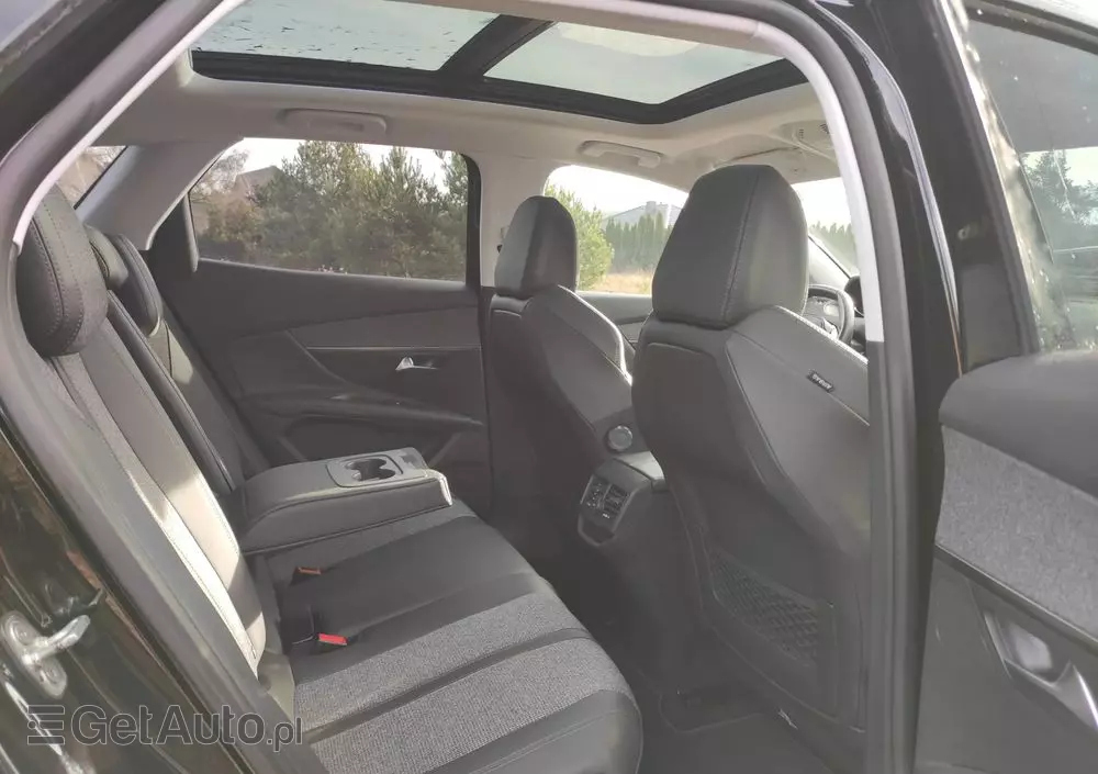 PEUGEOT 3008 1.2 PureTech Allure