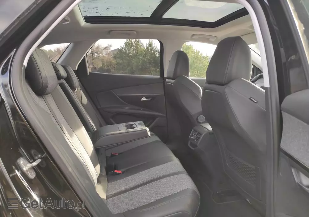 PEUGEOT 3008 1.2 PureTech Allure