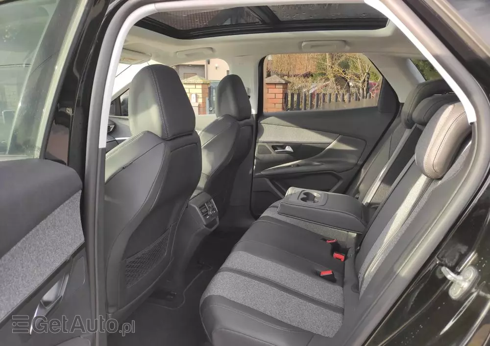 PEUGEOT 3008 1.2 PureTech Allure