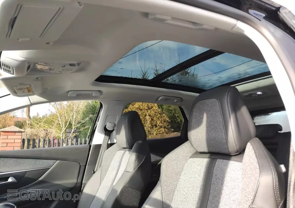 PEUGEOT 3008 1.2 PureTech Allure