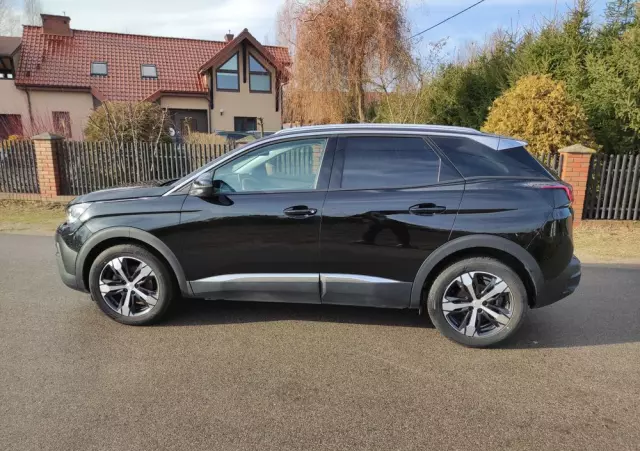 PEUGEOT 3008 1.2 PureTech Allure
