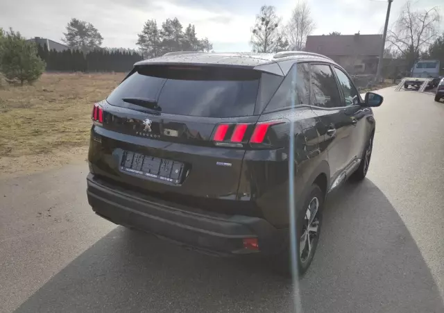 PEUGEOT 3008 1.2 PureTech Allure
