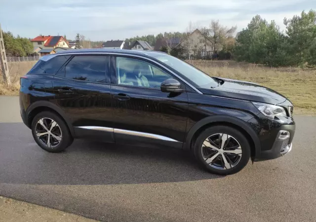 PEUGEOT 3008 1.2 PureTech Allure