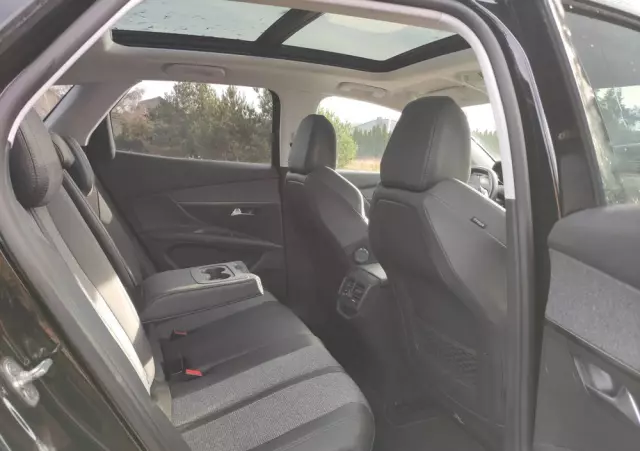 PEUGEOT 3008 1.2 PureTech Allure