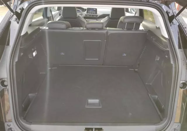 PEUGEOT 3008 1.2 PureTech Allure