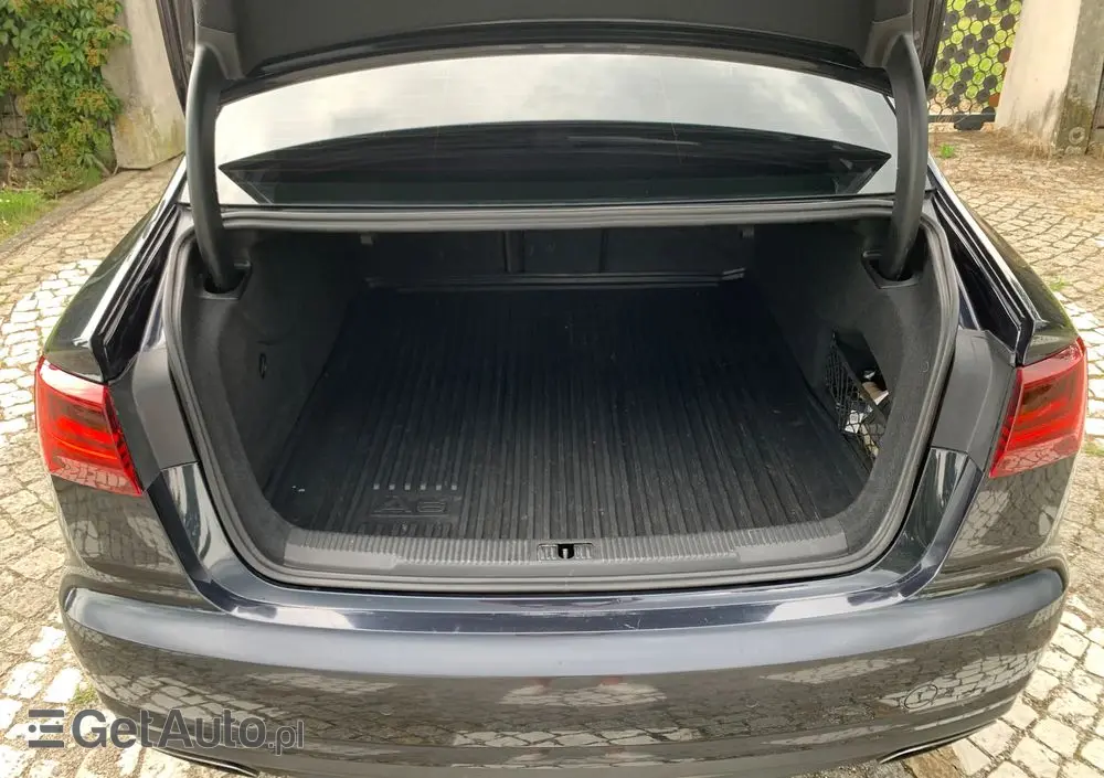 AUDI A6 Limousine 