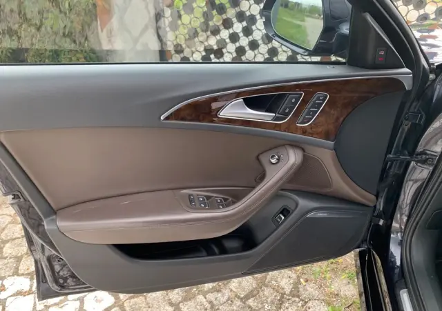 AUDI A6 Limousine 