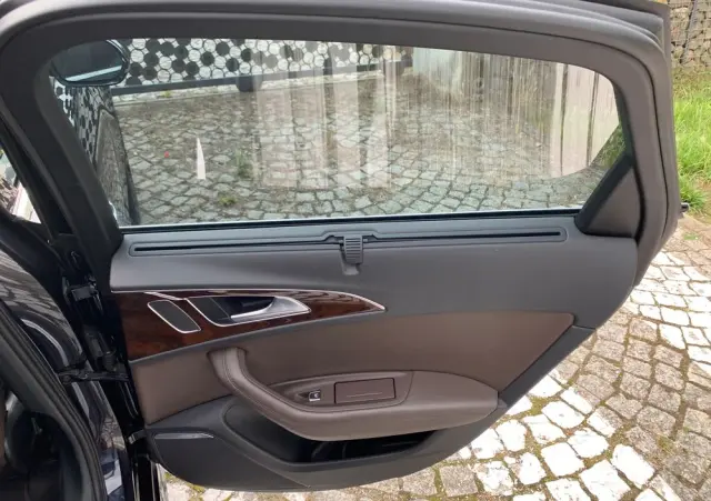 AUDI A6 Limousine 