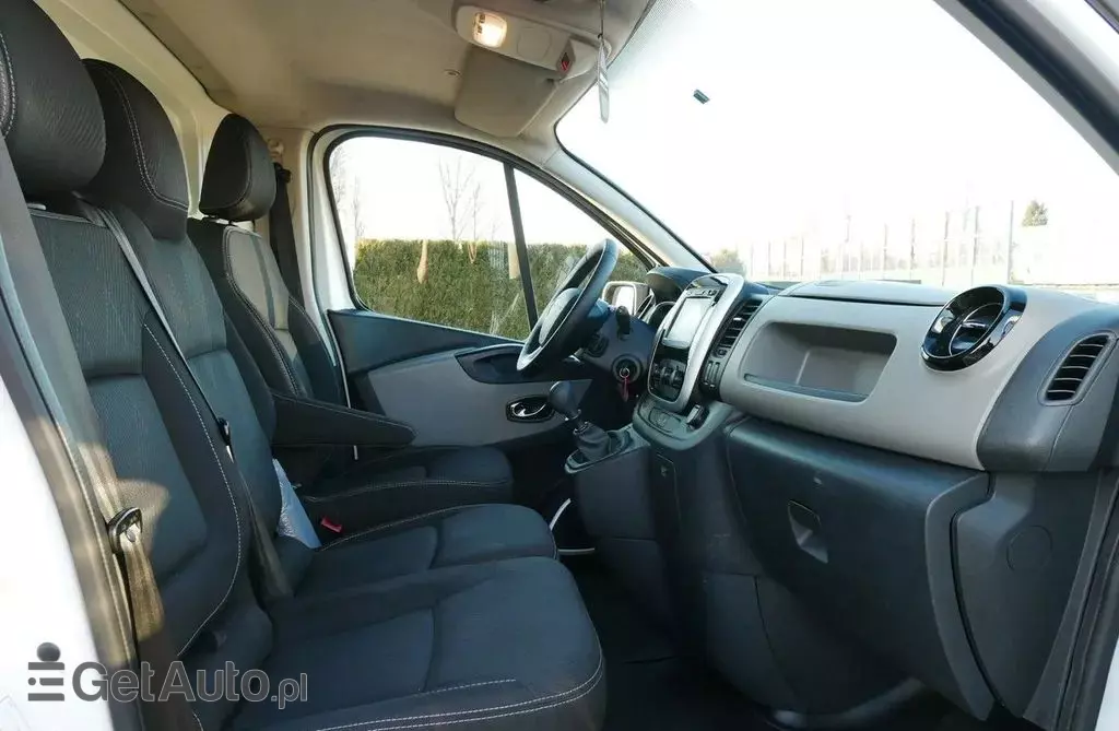 RENAULT Trafic 