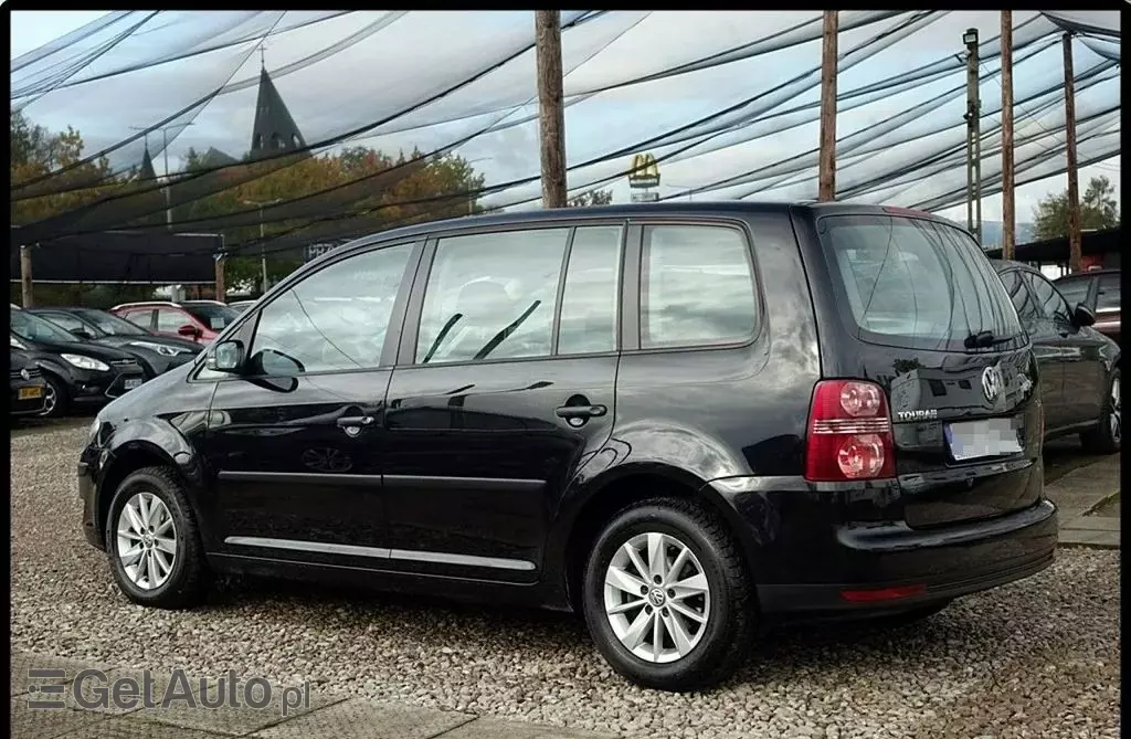 VOLKSWAGEN Touran 