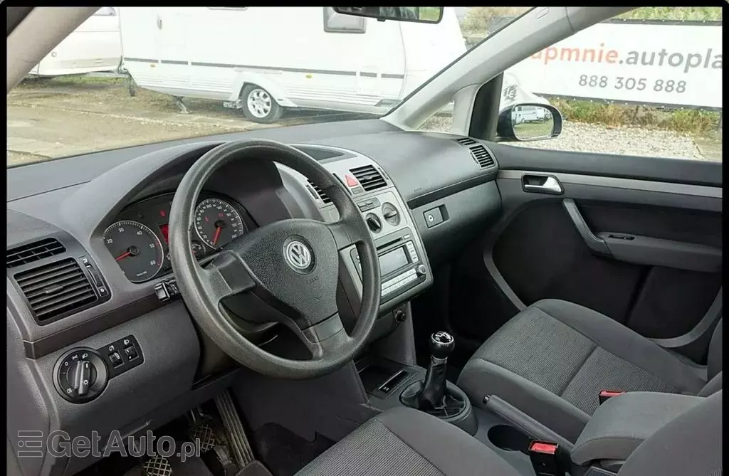VOLKSWAGEN Touran 
