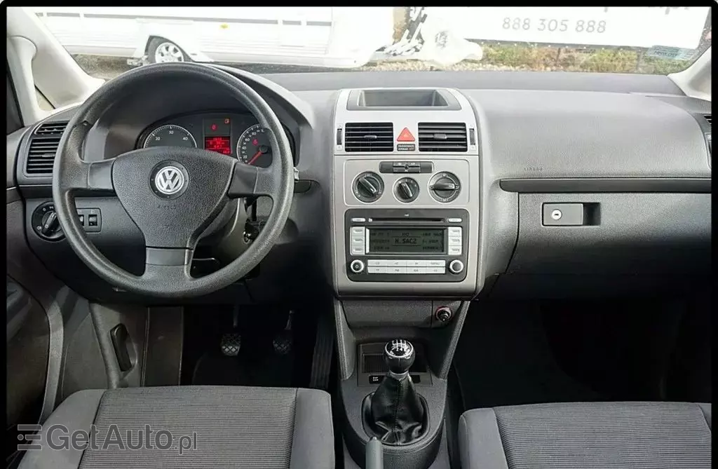 VOLKSWAGEN Touran 