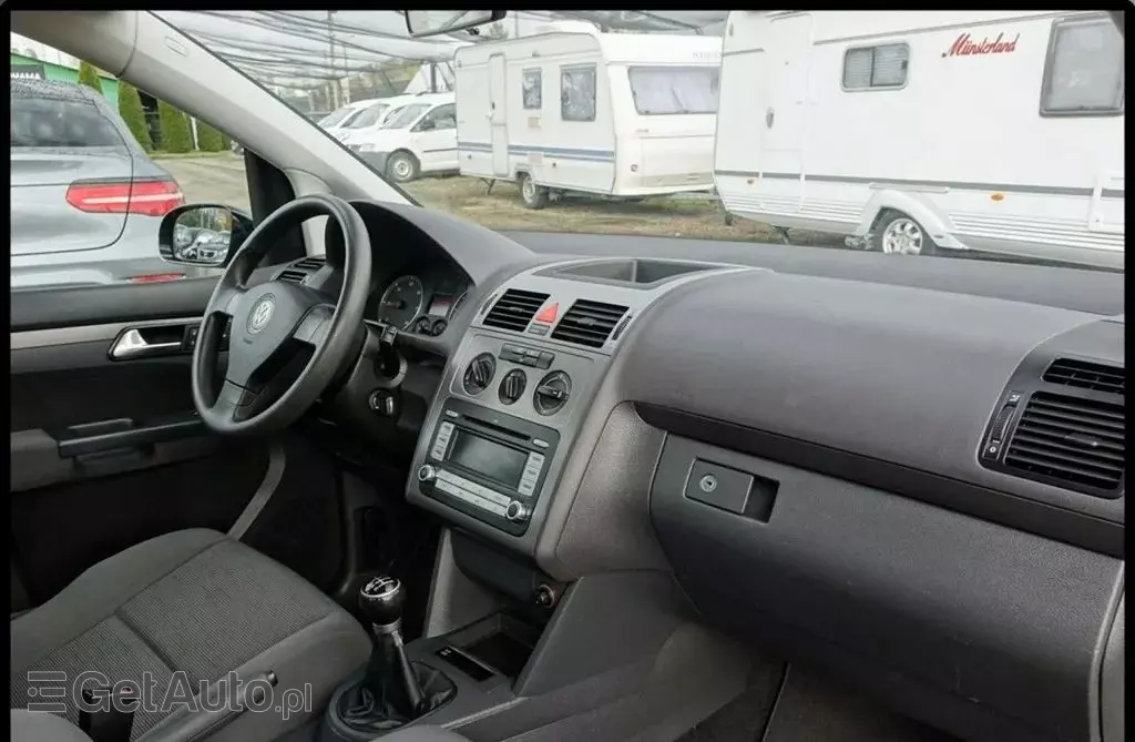 VOLKSWAGEN Touran 