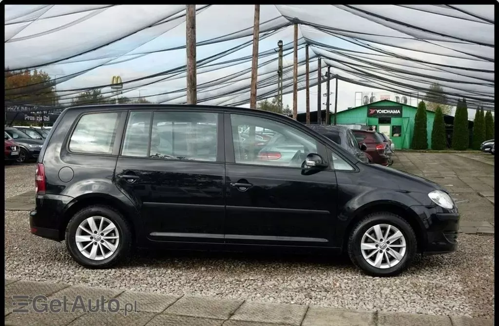 VOLKSWAGEN Touran 