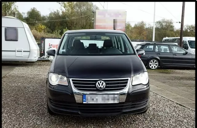VOLKSWAGEN Touran 